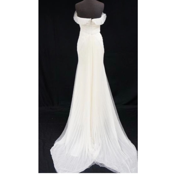 Vera Wang Hayden Wedding Dress - Picture 3 of 16
